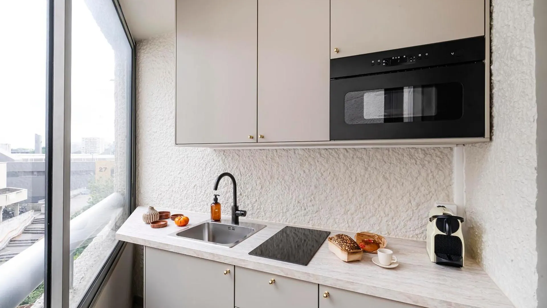 - Mall Room - Duke Housing Creteil