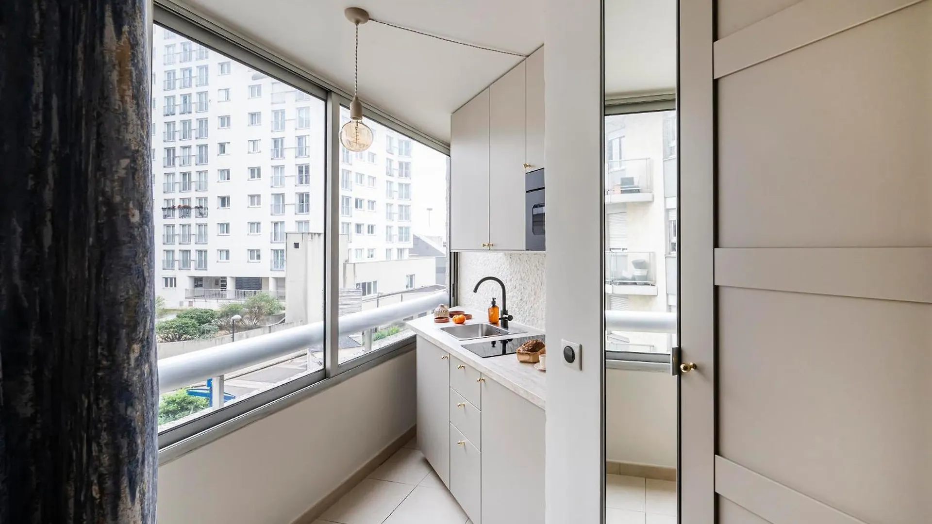 - Mall Room - Duke Housing Creteil